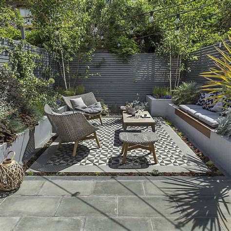 Amazing Small Courtyard Garden Design Ideas 04 Pimphomee