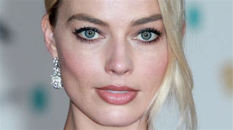Margot Robbie Sets The Record Straight On Those Viral Photos Of Her Crying