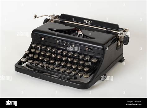 Typewriter 1950s Hi Res Stock Photography And Images Alamy