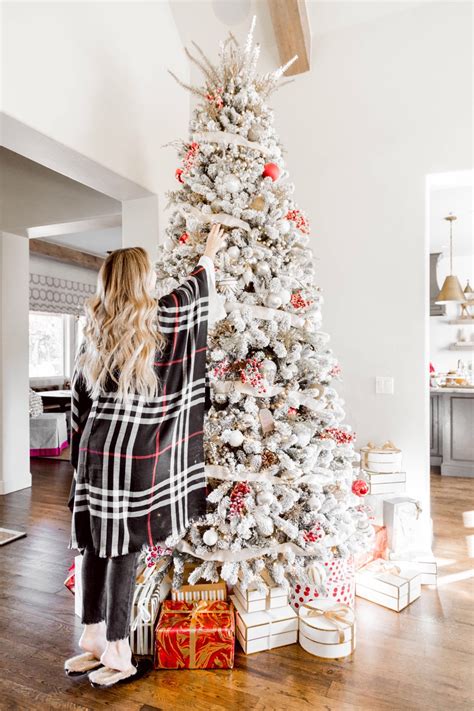 5 Helpful Things On How To Decorate A Flocked Christmas Tree