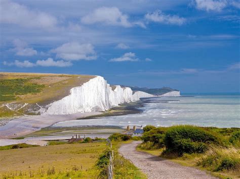 Wallpapers, dynamic lyrics and even customized templates. wallpapers: Seven Sisters Cliffs