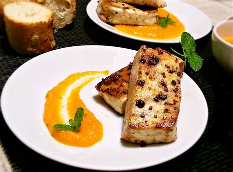 Ottima per le fredde serate invernali. Tofu marinato su purea di carote al cumino - Papilla Monella