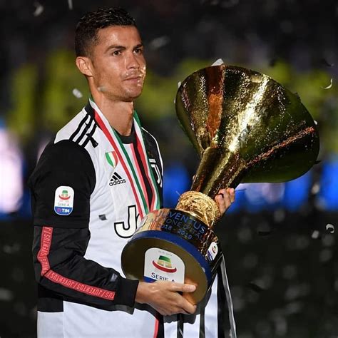 Ronaldo Trophies Ronaldo Wins Uefa Player Of The Year Award Find