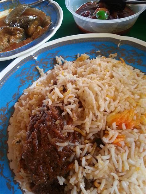 There are plenty of nasi baryani served at cheaper price and better service in batu pahat. Review of Nasi Baryani Mohd Shah, Batu Pahat — FoodAdvisor
