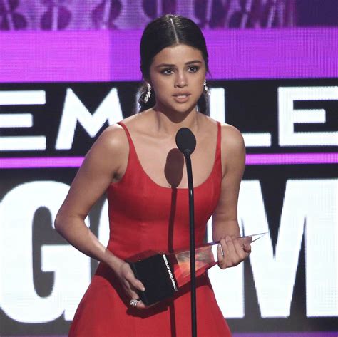 VidÉo American Music Awards Lémouvant Discours De Selena Gomez