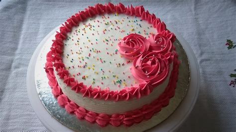 Create A Delicious Masterpiece With Decorate Vanilla Cake Ideas