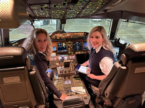 These Mother-Daughter FedEx Pilots Are Making History