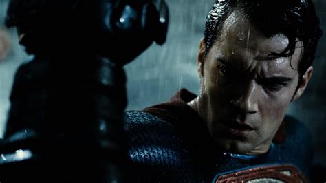 Batman V Superman Fails Because It Was Too Scared To Go Full Injustice