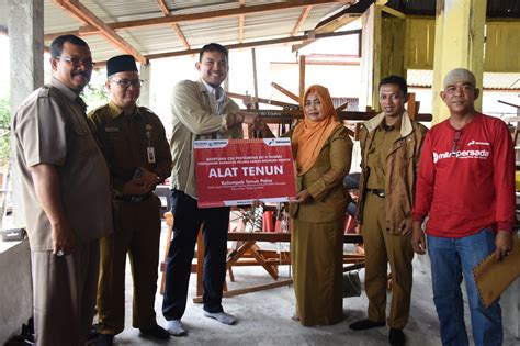 Pertamina Ajak Warga Tanjung Palas Lestarikan Kerajinan Kain Tenun Melayu Monitor