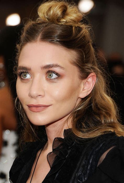 I have medium length hair and it's thick, so i don't know if any of the styles will work. 5 Cool-Girl Holiday Hair Tips from Mary-Kate and Ashley ...