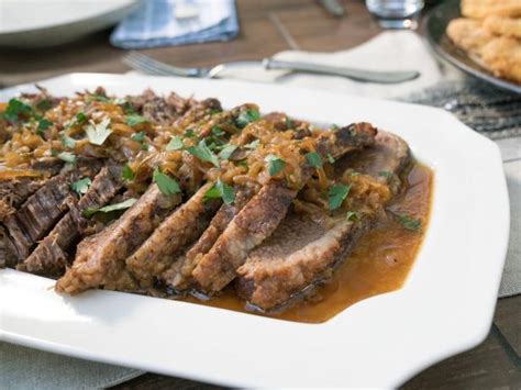 You can find this recipe for slow cooker mac and cheese in home cooking with trisha yearwood: Easy Beef Brisket Recipe | Trisha Yearwood | Food Network