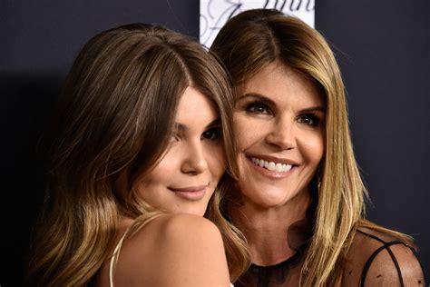 Lori Loughlins Daughter Dropped By Sephora After College Scandal