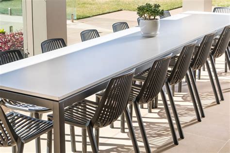 16 king street outdoor dining guidelines. Fancy a party? This grand outdoor dining table was custom ...