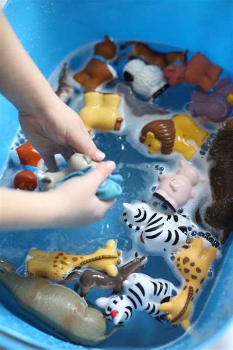 The first years sure comfort deluxe newborn to toddler tub. Bath Time for Toy Animals - I Can Teach My Child ...