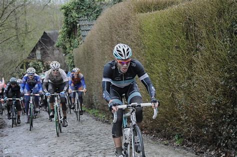 Belgian cyclist wouter weylandt has died after crashing during monday's third stage of the giro leopard trek spokesman tim vanderjeugd said: Wouter Weylandt Dies after Giro Crash - Bike Hugger