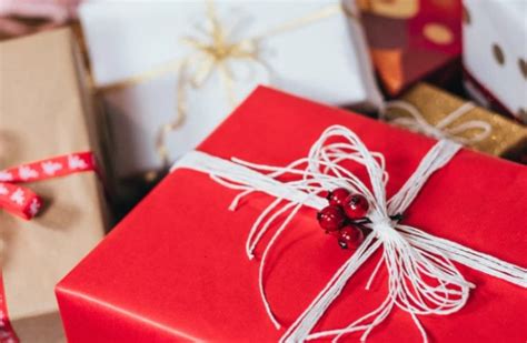 Gifts for parents 40th anniversary. Best Christmas Gift for Girlfriend's Parents | Cozy Home HQ