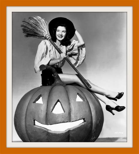 The Halloween Pin Up Girl 19 Dazzling Beauties From The 30s 40s And 50s