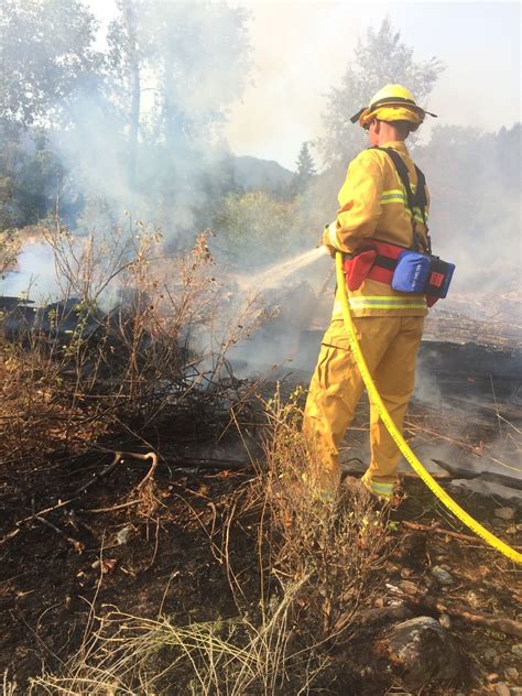 Crews Stop Fire Burning On Island In South Umpqua River Near