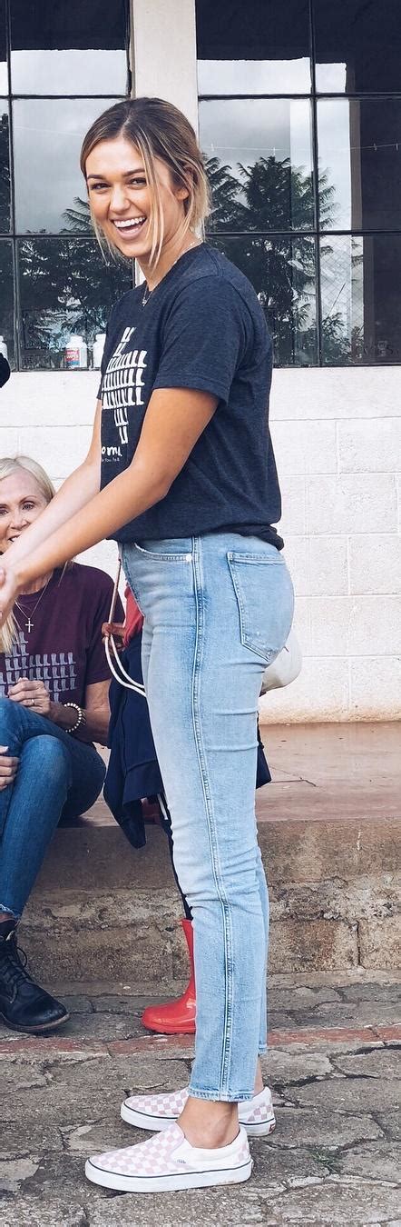 cutie with a booty r sadierobertson