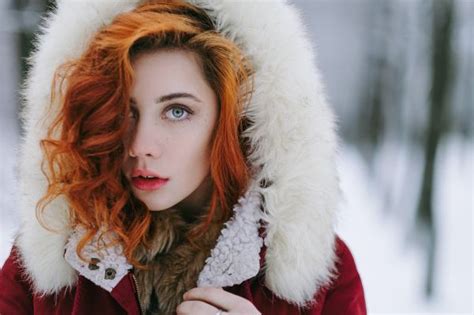 обои женщины модель Рыжая глубина резкости портрет Смотрит на зрителя Волосы в лицо