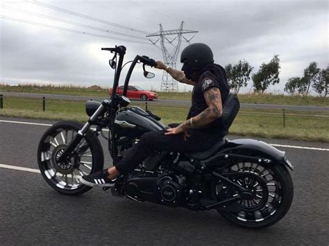 It is characterized by an aerodynamic shape, which encourages in those days, you only had two options; Idea by David Lewis on Motorcycles | Harley davidson bikes ...