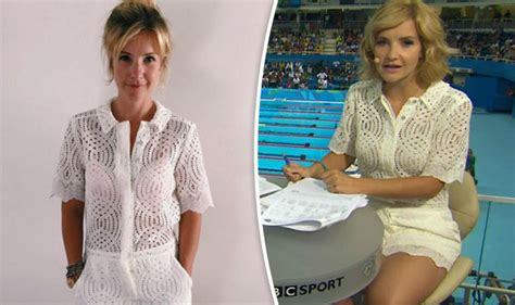 Helen Skelton Causes Chaos As She Flashes Bra In Sexy Playsuit While