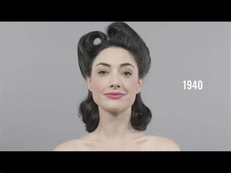 l histoire de l Évolution du maquillage en 2020 maquillage fard à paupières bleu techniques