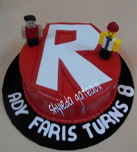 The roblox birthday cake 2010is a gearitem published by roblox on september 1, 2010. Shyieda Gateaux Homemade Melaka: Roblox cake for Ady