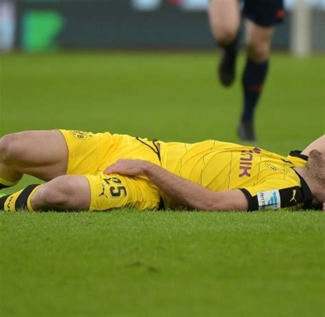 Mateu morey bauzà wird borussia dortmund für längere zeit nicht zur verfügung stehen. sp-Fußball-BL-Dortmund-Sokratis-Verletzung-Meldung ...