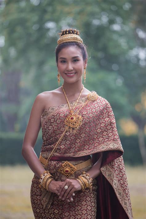 Beautiful Thai Woman Wearing Thai Traditional Dress Stock Photo At Vecteezy