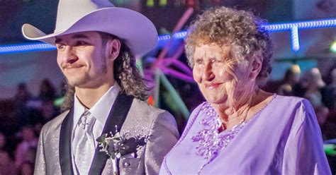 high school senior taking 92 year old great grandma to prom brings many to tears