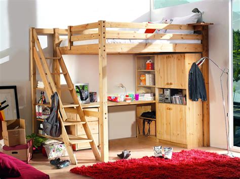 Passage ou une aire de plancher en surplomb d'une pièce. Tendance: le lit mezzanine - Elle Décoration