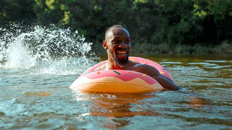 How to Prevent and Treat Swimmer’s Ear and its Risks