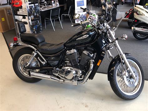 2004 suzuki intruder® 800 pictures, prices, information, and specifications. Suzuki Intruder 800 - June Glass