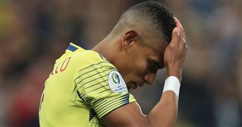 William josé tesillo gutiérrez is a colombian professional footballer who plays as a central defender for liga mx club león and the colombia national team. William Tesillo ha recibido duras amenazas de muerte tras ...