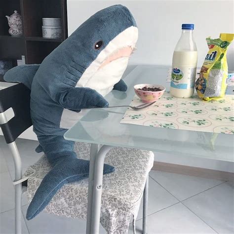 El Tiburón De Ikea Que Se Ha Convertido En Viral