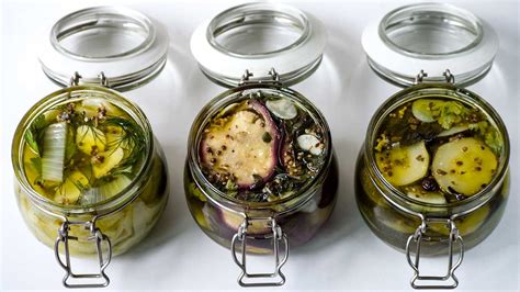 Creuser les courgettes et les enfourner aussi mais un peu moins longtemps : recette de légumes marinés au vinaigre et à l'huile en ...