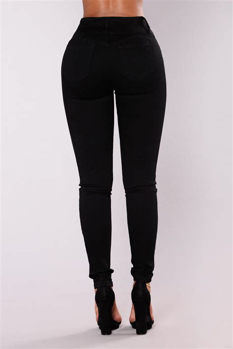 Round Of Applause Booty Shaped Jeans Black
