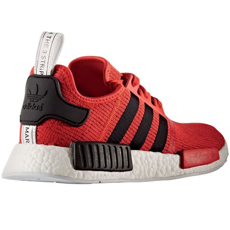 Reining in the look of the r1, the r2 features a more streamlined aesthetic for performance focused wear. adidas Originals NMD_R1 Unisex-Sneaker Core Red | Fun ...