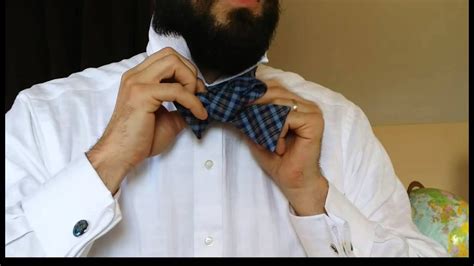 How To Tie A Bow Tie Quick And Easy Explanation Youtube