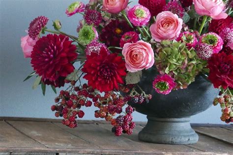 Pin By Nida Nida On Good Morning Nature Flower Arrangements Floral