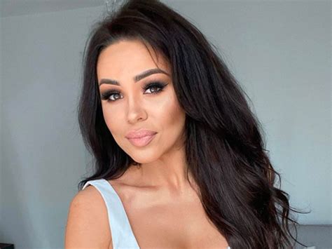 Sylwia bomba, sylwia bomba wywiad, sylwia bomba ślub, sylwia bomba instagram, sylwia bomba partner, gogglebox sylwia bomba, видео sylwia bomba o niestosownym stroju ze ślubu. Sylwia Bomba w ramach instagramowego wyzwania wspomina różne okresy swojego życia. Opublikowane ...