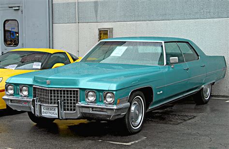 Cadillac Sedan De Ville With Plain Roof Classic Cars Today Online