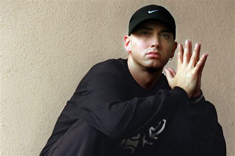 4:52 128 кбит/с 4.5 мб. Rapper Eminem: Ông hoàng của âm nhạc giận dữ | ELLE Man ...