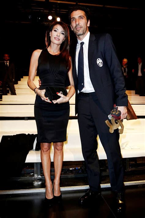 Ilaria d'amico saluta sky sport: Gigi Buffon e Ilaria D'Amico: la nuova coppia esce allo ...