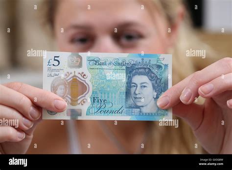 Uk 15th September 2016 The New Polymer Five Pound £5 Note With