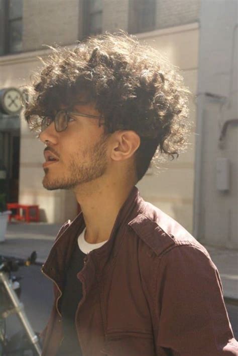 78 Cool Hairstyles For Guys With Curly Hair Cabelo Masculino