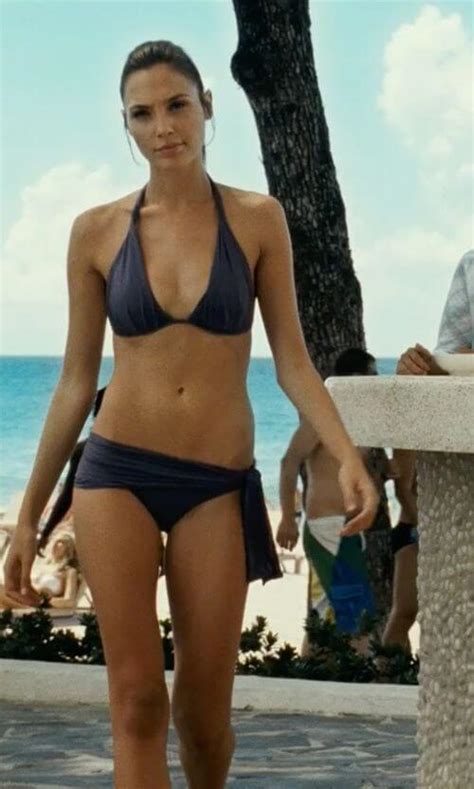 Impressive Gal Gadot Hot Pictures Bikini Swimsuit