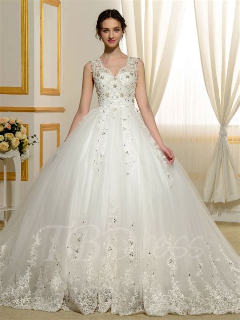 Offers High Quality Designer V Neck Beading Appliques Lace Ball Gown Wedding Dress
