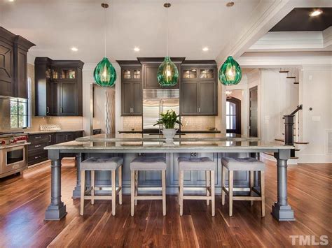 Browse 54,564 photos of warm wood cabinets. Kitchen layout | Kitchen design, Home decor kitchen ...